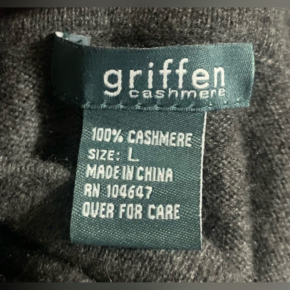Griffen Cashmere Women's V-Neck Gray Cable knit Sweater - Picture 5 of 5